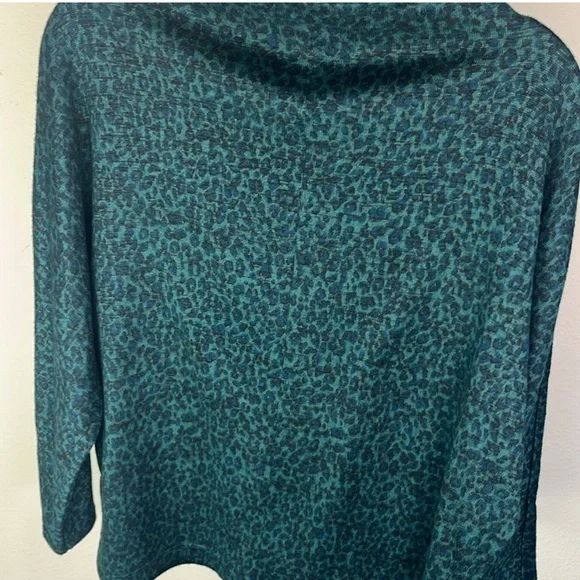 Banana Republic Teal Animal Print Sweater XS Petite - Picture 2 of 5